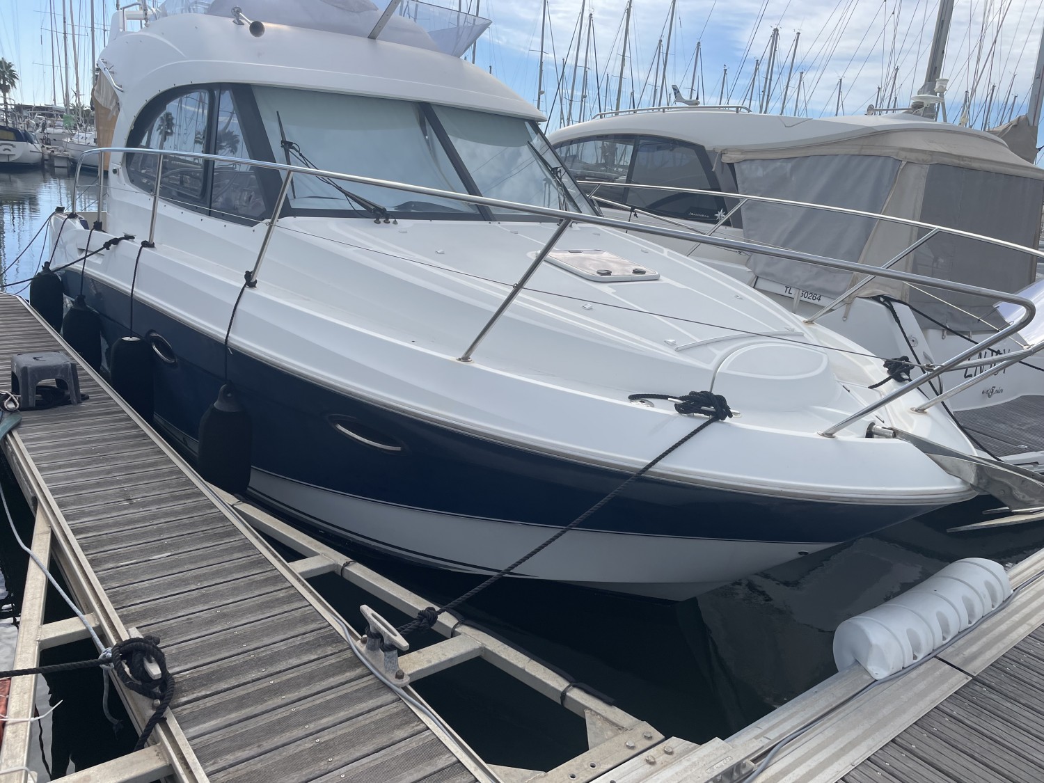 slider 10 Beneteau Antares 30 Fly